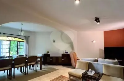 Casa com 4 quartos à venda na Rua Aecri, --, Vila Madalena, São Paulo