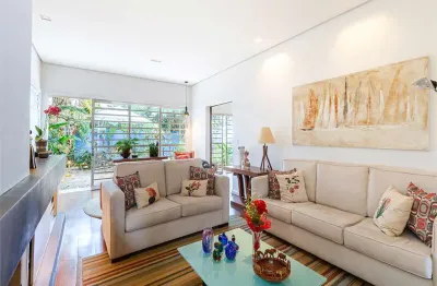 Casa com 4 quartos à venda na Rua Castro Delgado, --, Alto de Pinheiros, São Paulo