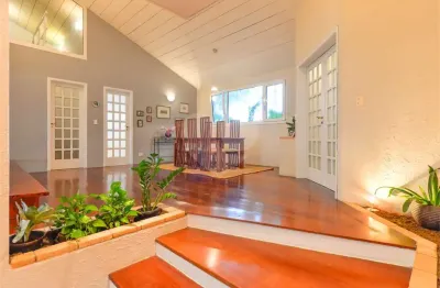 Casa com 4 quartos para alugar na Avenida Diógenes Ribeiro de Lima, --, Alto de Pinheiros, São Paulo