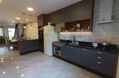 Casa com 3 quartos à venda na Rua Barão de Morenos, --, Vila Madalena, São Paulo