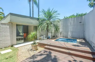 Casa com 4 quartos para alugar na Rua Álvares Florence, --, Butantã, São Paulo