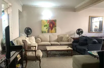 Casa com 3 quartos à venda na Rua Maria Vidal, --, Sumaré, São Paulo