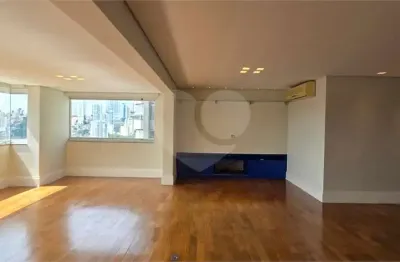 Apartamento com 3 quartos à venda na Rua Leão Coroado, --, Alto de Pinheiros, São Paulo