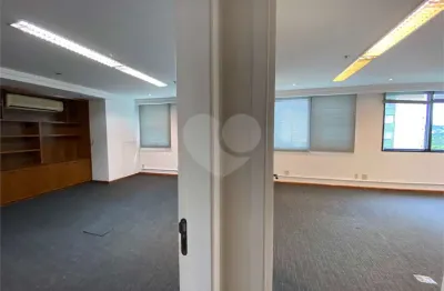Sala comercial à venda na Avenida General Furtado Nascimento, --, Alto de Pinheiros, São Paulo