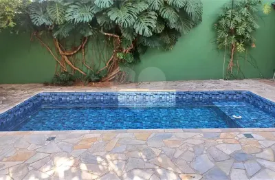 Casa com 4 quartos para alugar na Rua Alberto Faria, --, Alto de Pinheiros, São Paulo