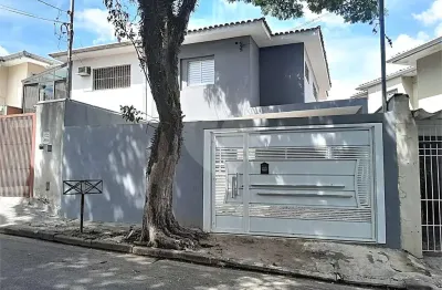 Casa com 3 quartos à venda na Rua Valdomiro Fleuri, --, Butantã, São Paulo