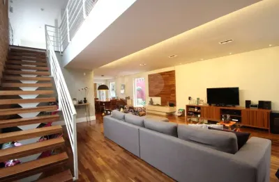 Casa com 4 quartos à venda na Rua Ilhéus, --, Pacaembu, São Paulo