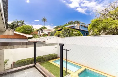 Casa com 5 quartos para alugar em Alto de Pinheiros, São Paulo 