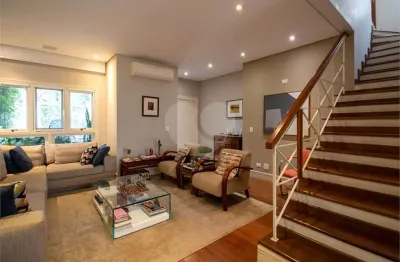 Terreno em condomínio fechado à venda em Alto de Pinheiros, São Paulo 