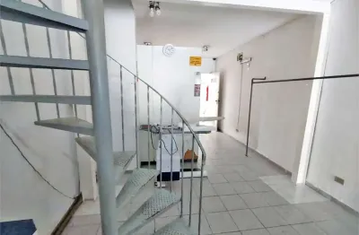 Prédio à venda na Rua Pio XI, --, Alto de Pinheiros, São Paulo