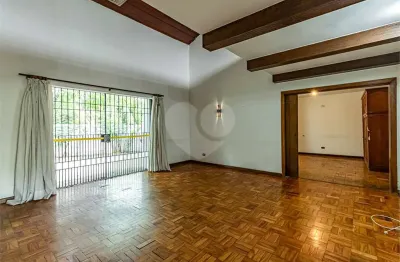 Casa com 5 quartos à venda em Alto de Pinheiros, São Paulo 