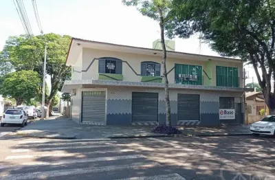 Sobreloja para locação em Maringá, Zona 05, com 3 quartos, Churrasqueira e Terra