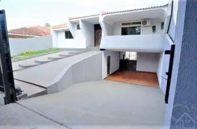 Casa à venda em maringá, zona 04, com 5 quartos, com 340 m²
