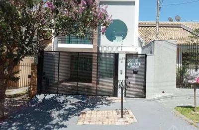 Casa com 4 quartos para alugar na Rua Pioneiro José Vicente da Silva, 1428 B, Jardim Itália, Maringá