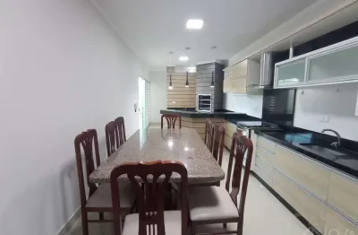 Casa com 4 quartos para alugar na Rua Pioneiro José Vicente da Silva, 1428 B, Jardim Itália, Maringá