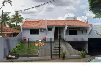 Casa comercial com 05 salas á venda na zona 04 em maringá
