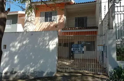 Casa com 3 quartos para alugar na Rua 8 de Setembro, 446 A, Jardim Alamar, Maringá