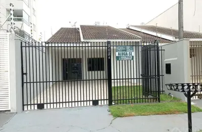 Residência para locação em excelente localização no jardim galeão