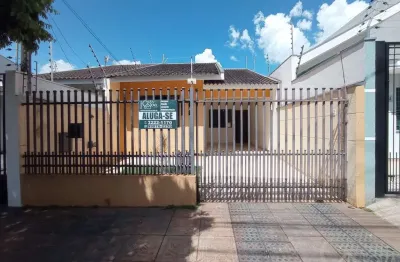 Casa com 3 quartos para alugar na Rua Pioneiro Nereu Mazzer, 212, Jardim Tóquio, Maringá