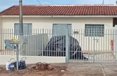 Casa com 4 quartos à venda na Rua Pioneiro Tertulino Ribeiro dos Santos, 258, Conjunto Residencial Cidade Alta, Maringá, 103 m2 por R$ 270.000