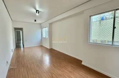 Apartamento aconchegante no centro de florianópolis: 3 dormitórios, 1 suíte e 124 m²!