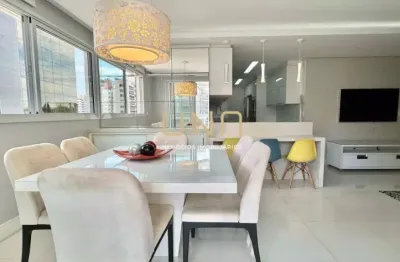 Na avenida trompowsky e com uma planta generosa, esse apartamento possui 1 suíte, 2 demi-suíte, churrasqueira na sacada e 3 vagas de garagem.