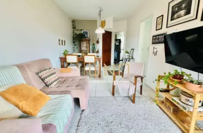 Apartamento de 03 quartos no bairro da agronômica, 02 vagas de garagem.