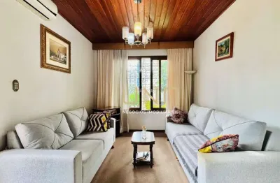 Casa de esquina à venda no centro de florianópolis — 404m² de terreno, 234m² construídos, viabilidade para até 10 pavimentos, ideal para investidores,