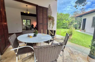 Casa de esquina com 3 quartos, suíte e terreno de 540 m² no itacorubi – conforto e praticidade em localização nobre