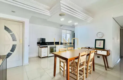 Apartamento localizado no Centro de Florianópolis, com 02 quartos sendo 01 suíte, duas sacadas e uma vaga de garagem.