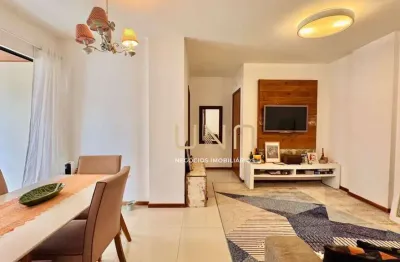 Apartamento com dois dormitórios e sacada com churrasqueira, no bairro Itacorubi/Florianópolis.