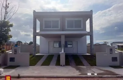 Casa com escritura pública no loteamento jardim campeche, a 500 m da praia do campeche, em florianóp
