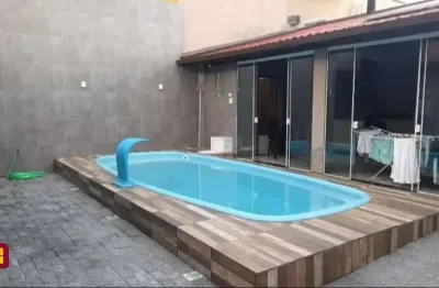 Casa com 2 quartos à venda na Armando Martins Schnorrenber, Forquilhas, São José