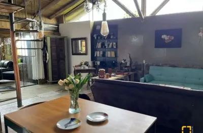 Loft residencial de 135 m2 com vista mar em sambaqui