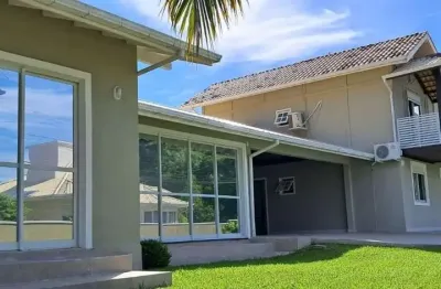 Casa em condomínio fechado com 3 quartos à venda na Rua Isid Dutra, Sambaqui, Florianópolis