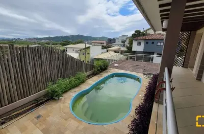 Casa com 3 quartos, com piscina e escritura pública em florianópolis.