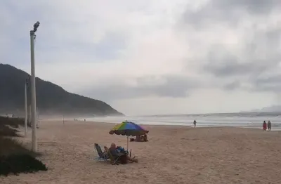 Confortável apartamento com 3 suítes a 500 m da praia dos ingleses em florianópolis