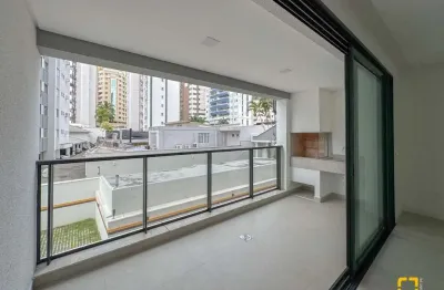 Apartamento 3 quartos, 1 suíte, 2 vagas, hobby box e lazer completo no centro/florianópolis