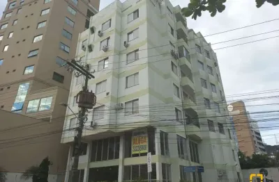 Apartamento à venda no centro de fpolis com 1 quarto, mobiliado e garagem.