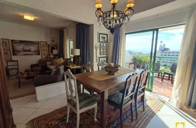 Brognoli vende- apartamento duplex com vista para o mar na praia brava