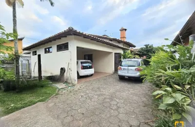 Casa com 3 quartos à venda na Rua Nossa Senhora de Fátima, 1011, Campeche, Florianópolis