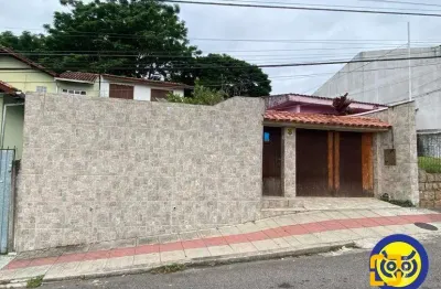 Casa, 3 dorm. (1 suíte), com piscina, na agronômica.