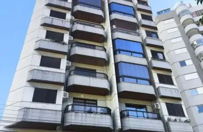 Apartamento 4 dormitórios sendo 2 suítes, com vaga de garagem no centro de florianópolis.