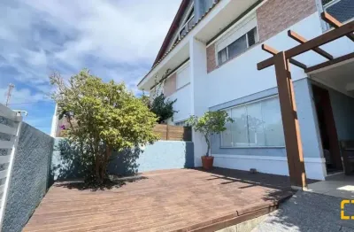 Casa à venda no balneário açores - 3 dormitórios (1 suíte) + sótão