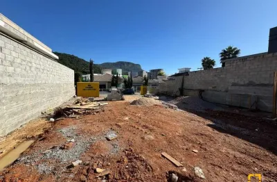 Terreno à venda na Rua dos Sabiás, Pedra Branca, Palhoça