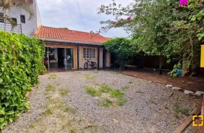 Seu refúgio de paz e natureza espera por você! casa com 3 quartos (1 suíte)