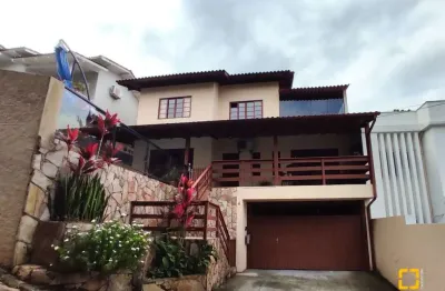 Casa com 3 quartos à venda na Rua Virgínia Quint, Centro, São José