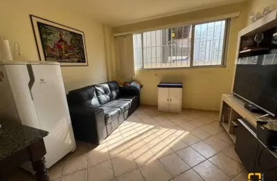 Apartamento térreo com 55m², com 2 dorm e garagem no centro de florianópolis