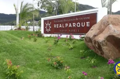 Lote em condomínio, com 450 m² à vemda, próximo à canasvieiras e ingleses no real parque novo norte.