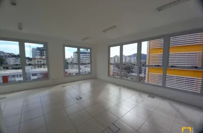 Sala com 38m2 privativos, lavabo e garagem na trindade - florianópolis - sc